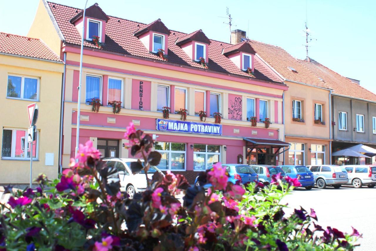 Hotel Pension Bernartice Exterior foto